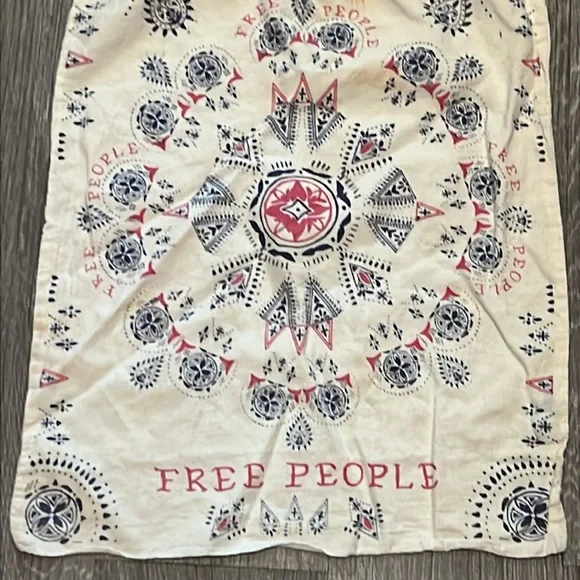 Free People 💝 10/$10 💝 Drawstring Bag with Bohemian Print - Picture 6 of 8